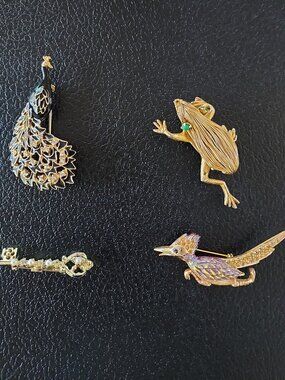 Brooches Vintage Gold Tone Rhinestone Pins 4 Jewelry